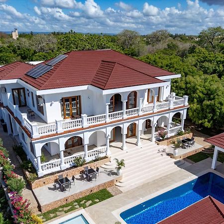 Villa Branca Diani Boutique Luxury & Personalized Service ディアニ・ビーチ エクステリア 写真