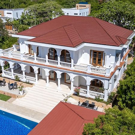 Villa Branca Diani Boutique Luxury & Personalized Service ディアニ・ビーチ エクステリア 写真
