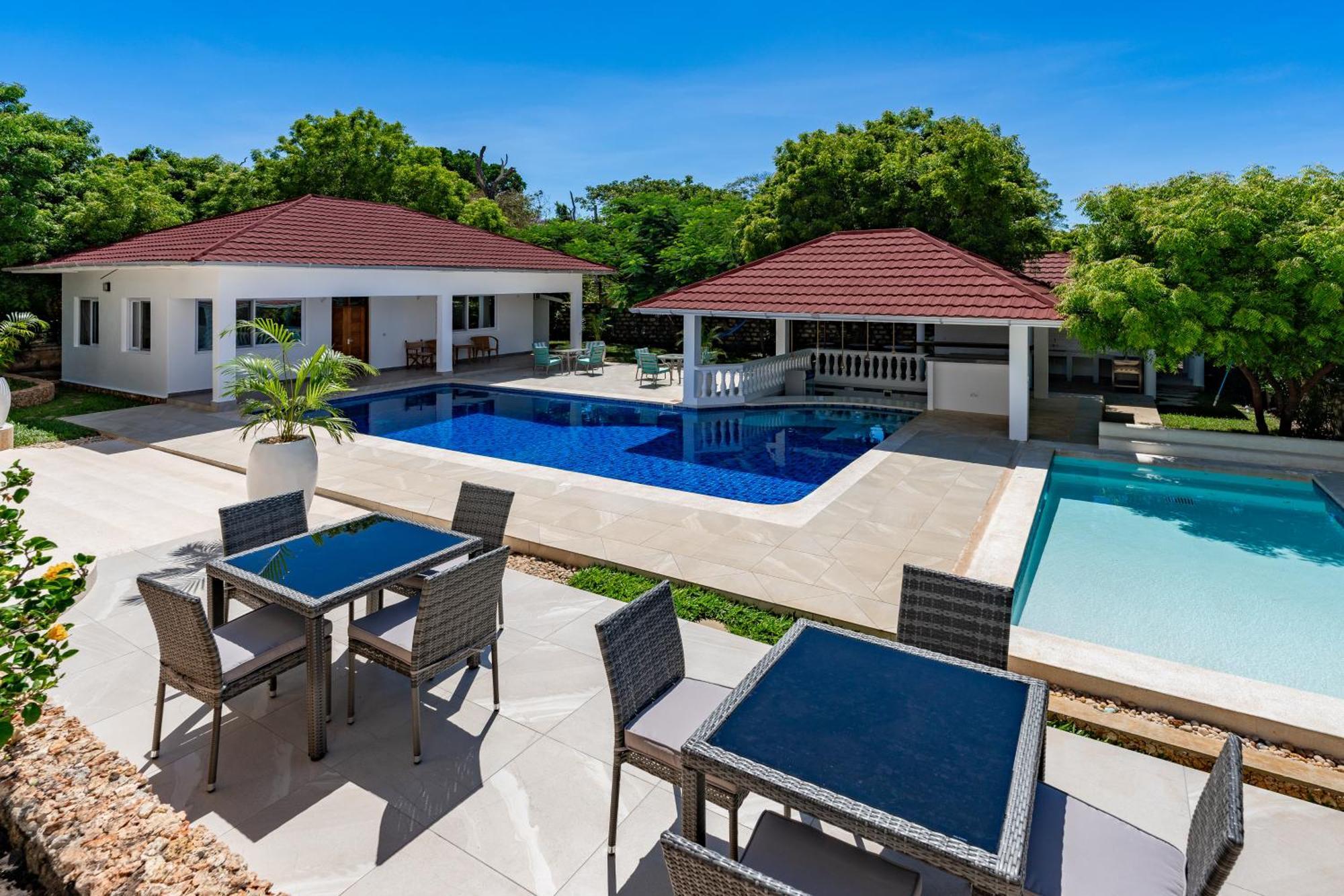 Villa Branca Diani Boutique Luxury & Personalized Service ディアニ・ビーチ エクステリア 写真
