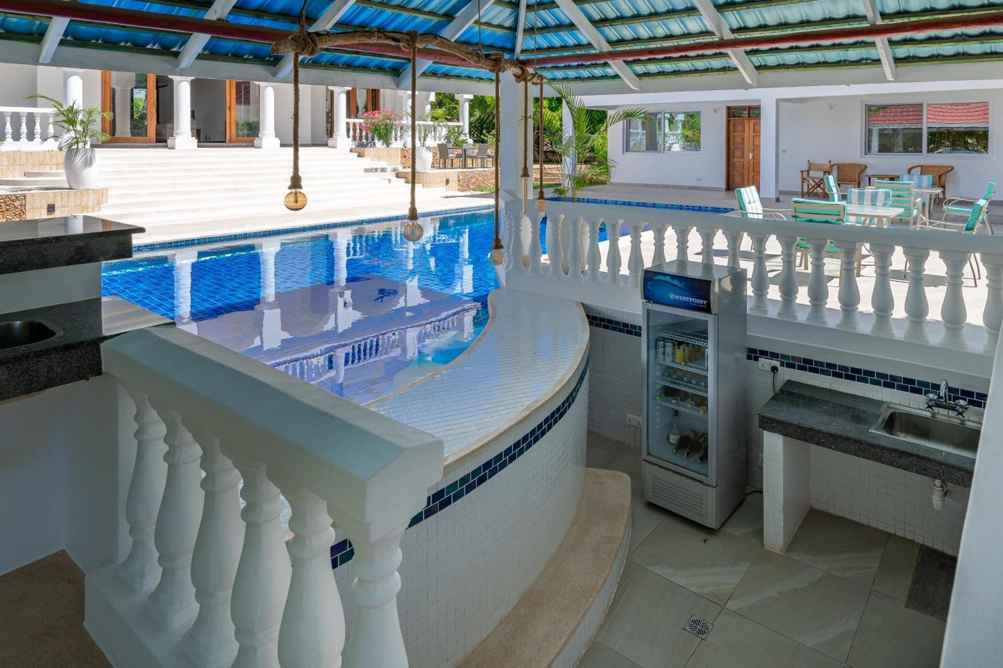 Villa Branca Diani Boutique Luxury & Personalized Service ディアニ・ビーチ エクステリア 写真