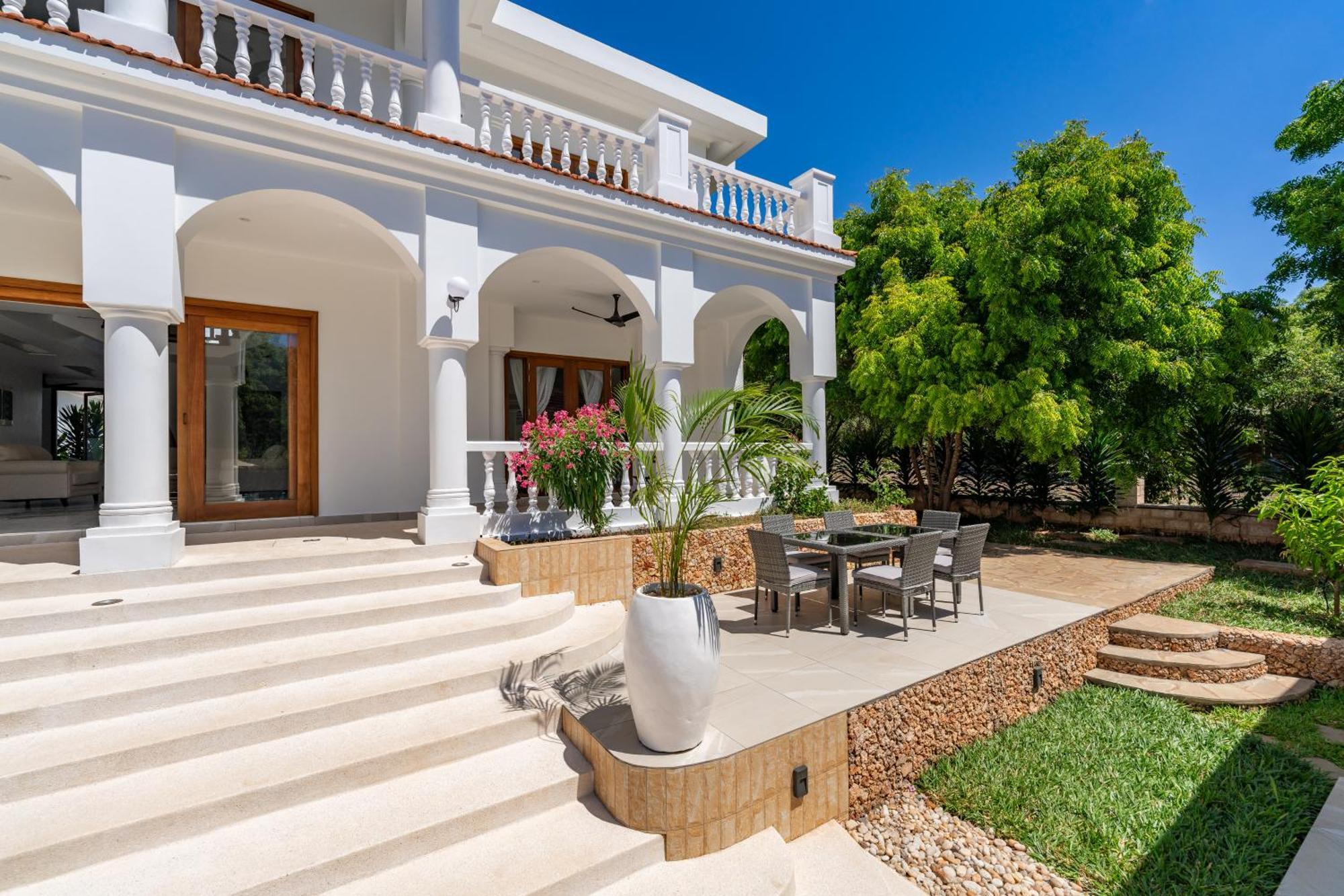 Villa Branca Diani Boutique Luxury & Personalized Service ディアニ・ビーチ エクステリア 写真