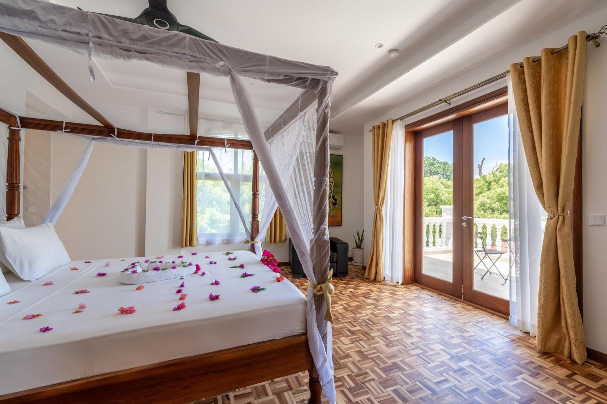 Villa Branca Diani Boutique Luxury & Personalized Service ディアニ・ビーチ エクステリア 写真